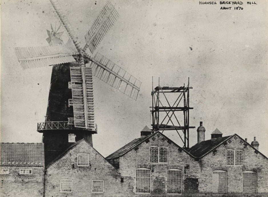 Did you know that by the 1700s there were officially 80 windmills in the East Riding.  We had the largest concentration in Yorkshire!

📜 DDX1687/3/2, Hornsea Brickyard Mill, c.1870

More mills ➡️  orlo.uk/Ziz4a

#Archive30 Day 22 #ArchiveSustainability @ARAScot