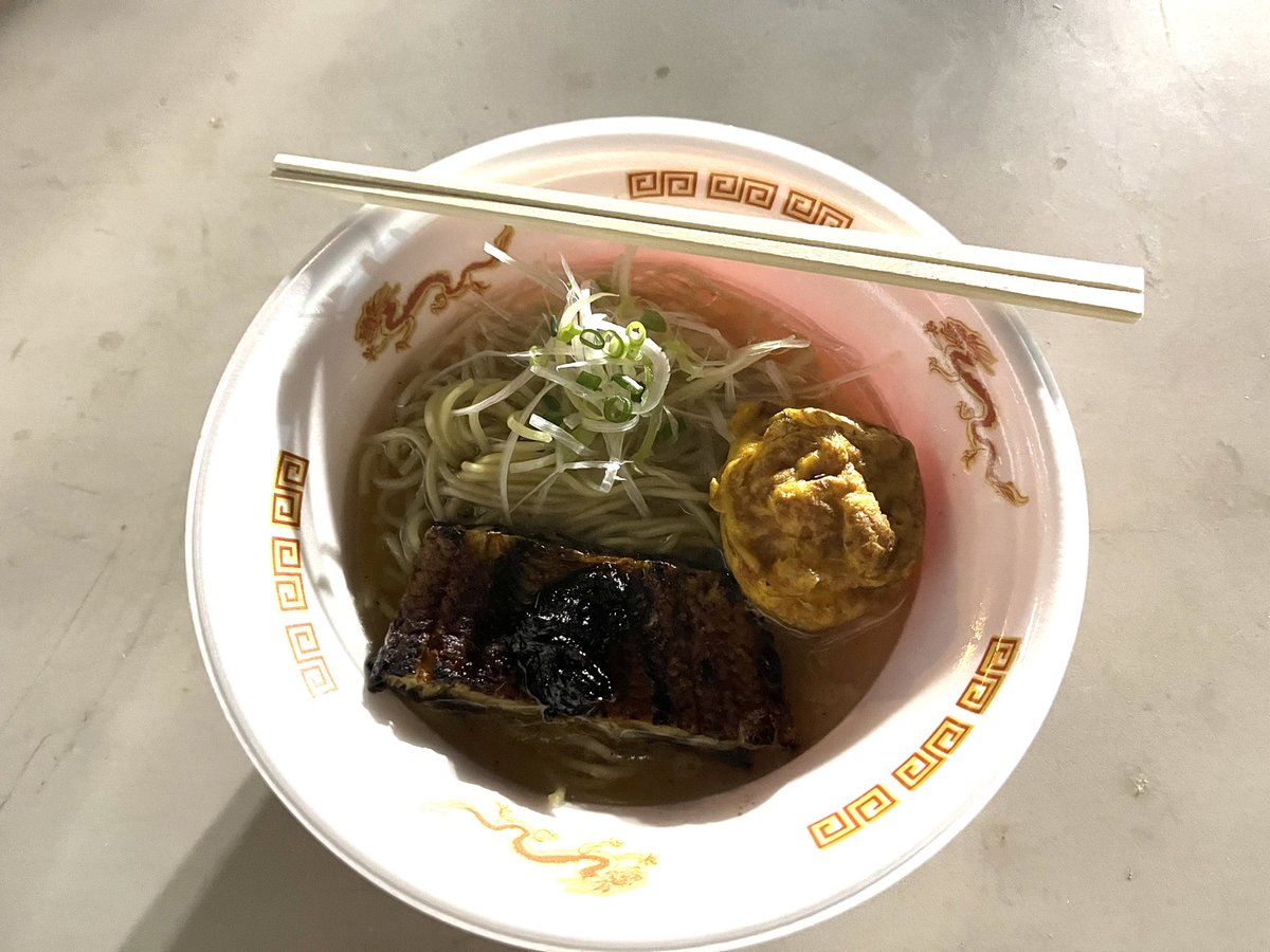 Ina_Tak_'s tweet photo. 大つけ麺博PRESENTS最強ラーメン祭IN小山2024
ラーメン鰻塩 https://t.co/Uy54svy6Rt