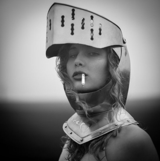 .

MONDAY
Emmanuelle Brisson

.