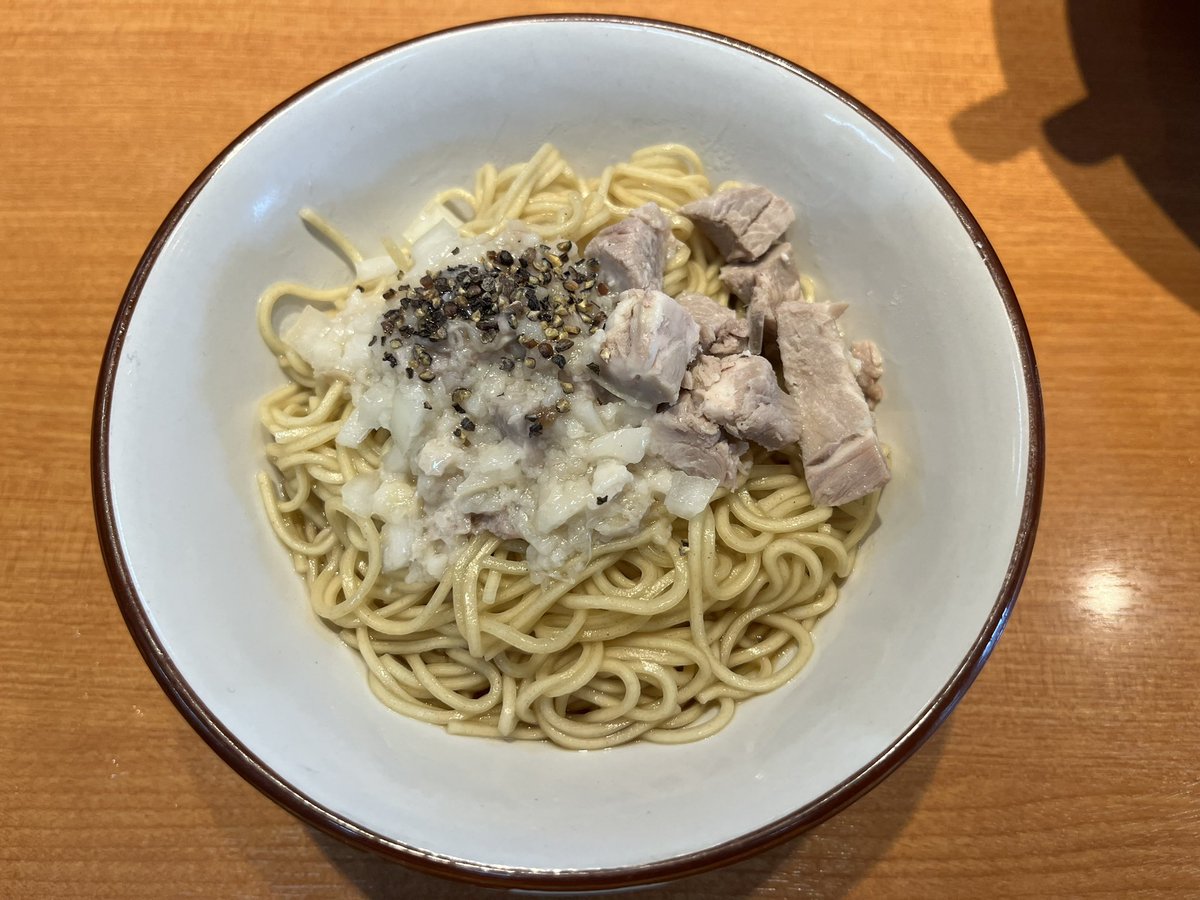 Ina_Tak_'s tweet photo. 㐂九八 ～garage～
煮干し中華そば(塩)
和え玉所沢醤油ジャンク
 #㐂九八 
 #煮干し中華そば 
所沢市 https://t.co/O50NpZFq1L