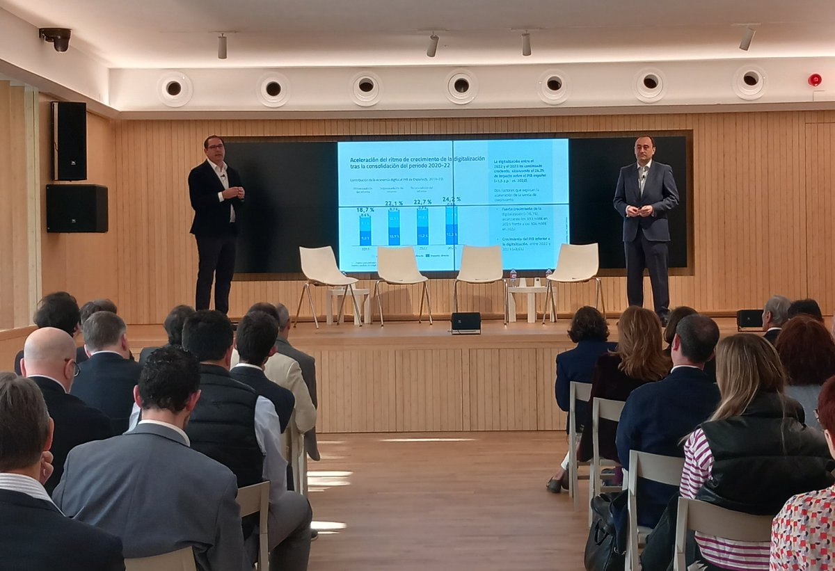 <a href="/CesarTP/">Cesar Tello</a> <a href="/BCGinSpain/">BCGinSpain</a> <a href="/SEDIAgob/">S.E. Digitalización e Inteligencia Artificial</a> <a href="/VocesSusana/">Susana Voces</a> <a href="/amonterosoler/">Alberto Montero</a> <a href="/justohidalgo/">Justo Hidalgo</a> <a href="/NachodePinedo/">Nacho de Pinedo</a> <a href="/ISDI_edu/">ISDI</a> <a href="/fortegamaranon/">Fundación Ortega-Marañón</a> 📈¡La #digitalización de la economía española acelera su crecimiento!

👉El informe recoge que la #EconomíaDigital representó el 24,2% del PIB español en 2023, dato que supera en 1,5 puntos a la cifra del año pasado