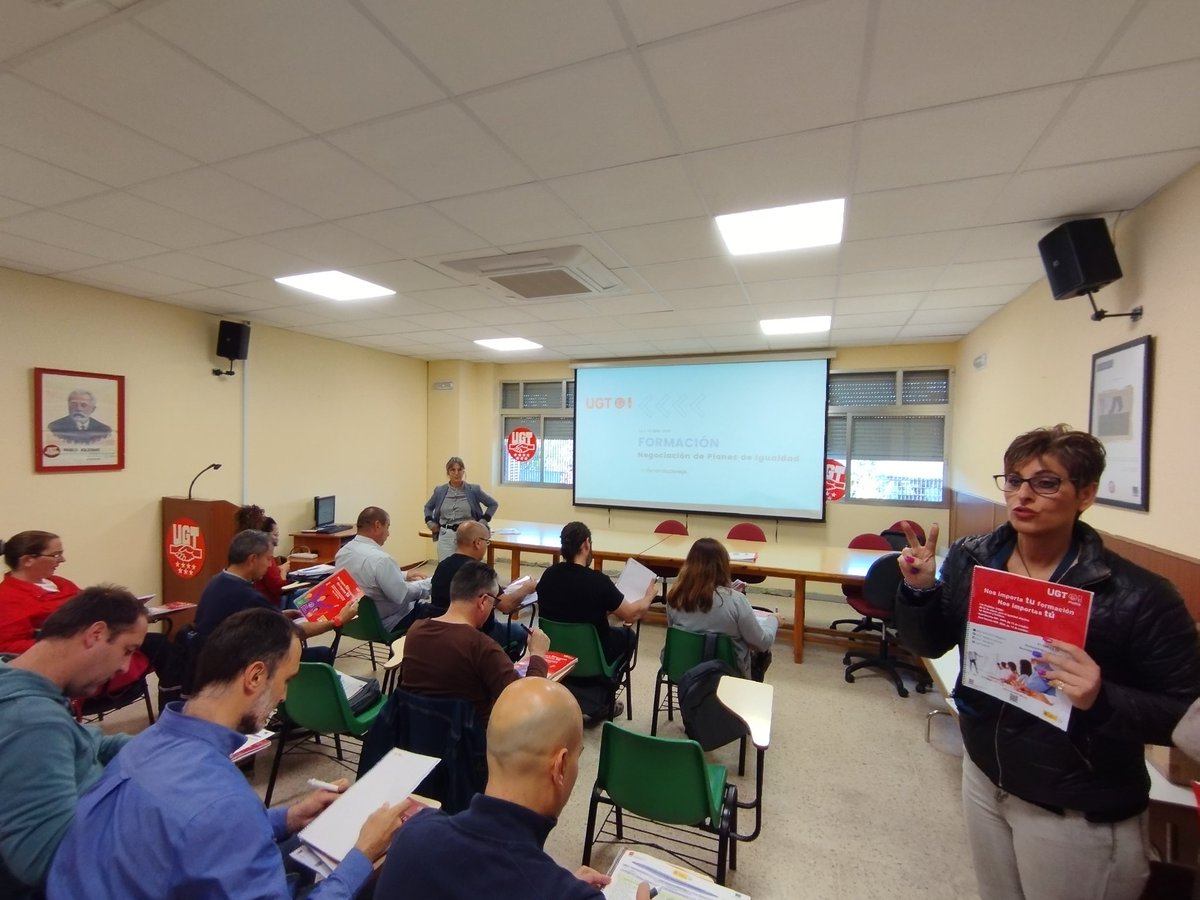 Comienzo de la actividad que desarrollaremos durante dos días. "Negociación de los planes de igualdad. Las mesas negociadoras" acción formativa organizada por Secretaría de Empleo y Formación UGT-Madrid en  la casa del pueblo de #getafe de la Union Comarcal Sur Ugt Madrid