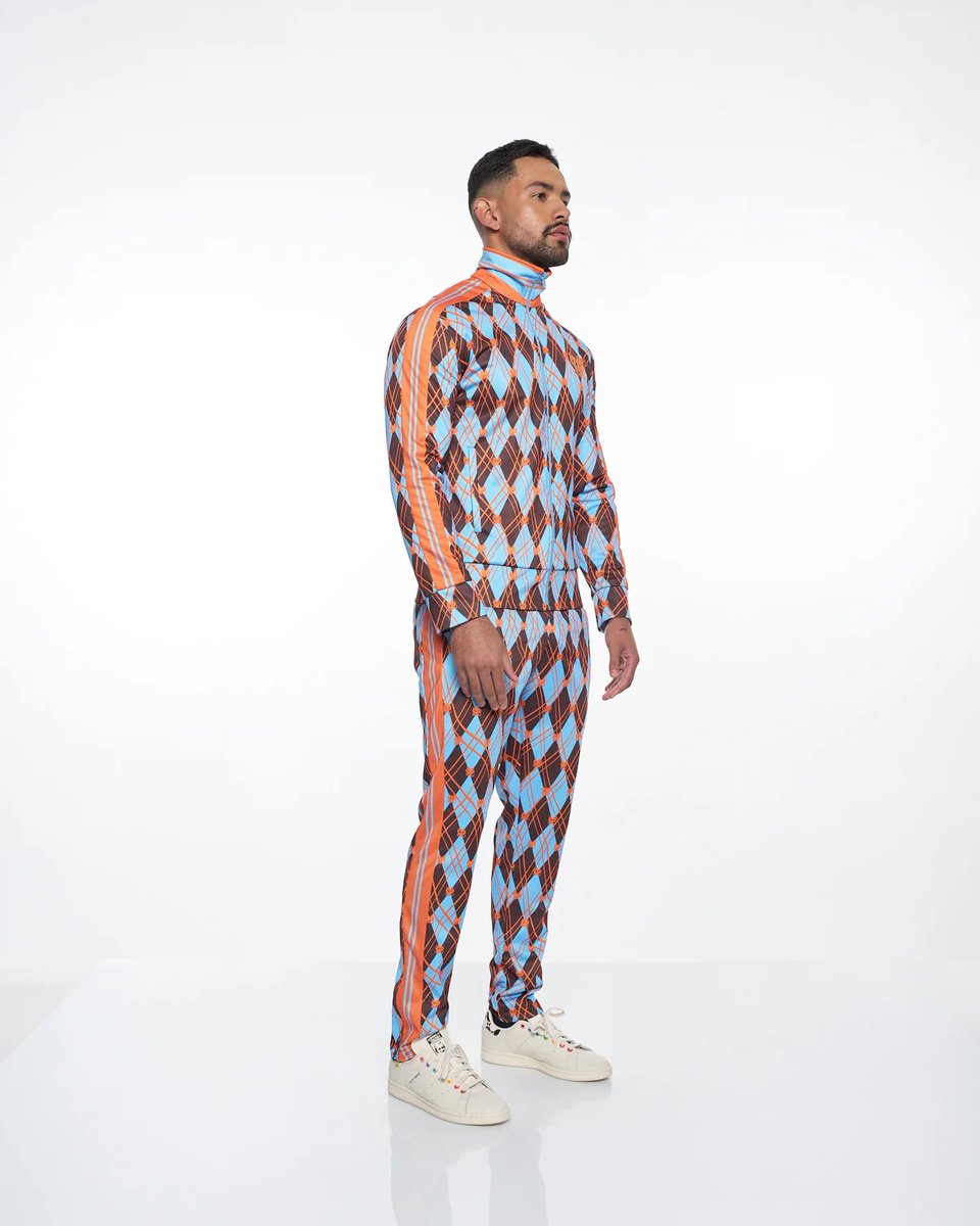 Discover new trans-seasonal pieces from our most loved New Classic Jumper to new multi-sized pleated dresses and co-ed RICH MNISI tracksuits. shop.richmnisi.com