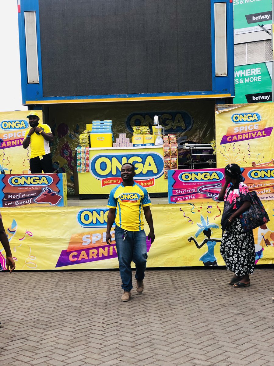 The #OngaSpiceCarnival is LIVE at the Kejetia market complex. Pass through and get your favorite seasoning powder and solid and get various gifts 🥳🥳, Onga! Mama’s Helping Hand. Eleleeeeiiii🥳