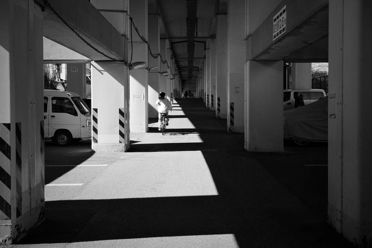 Str8Outta960's tweet photo. RICOH GR IIIx

#gr3x #griiix #grsnaps #ricohgr #grist #shootgr #streetphotography #streetsnap #monochrome #bnwphotography #モノクロ #白黒写真 #スナップ写真 #ストリート写真 #yousawscenes #キリトリセカイ #写真好きな人と繋がりたい #吉祥寺 https://t.co/tRDBdoXgtT