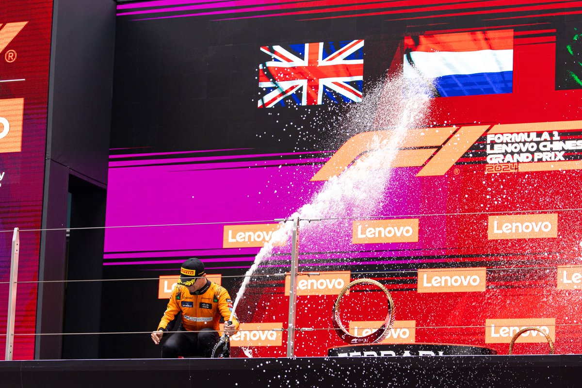 F1's tweet photo. This was an all-time Lando Spike™️ 🍾

#F1 #ChineseGP @LandoNorris https://t.co/ogaemO5wlJ