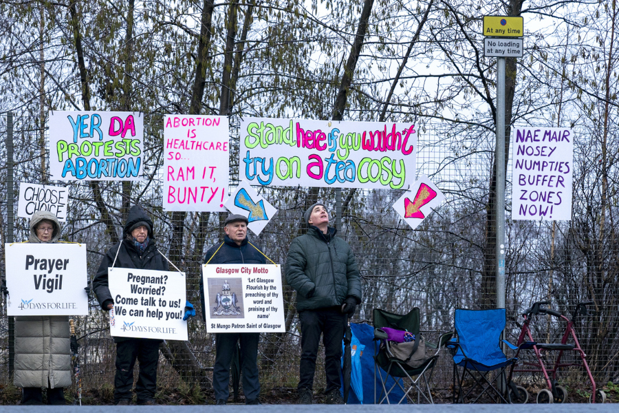 ScotNational's tweet photo. NEW: A Holyrood committee has unanimously agreed to progress a proposed law banning protests outside of abortion clinics in Scotland. 

🗣 'Everyone should be able to access healthcare free from intimidation or harassment' https://t.co/NY3xtJmOfG