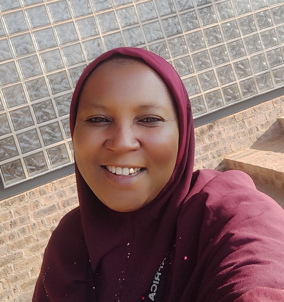 Congratulations to Dr Hauwa Sani for being awarded the POSSIBLE Africa Post-doctoral Fellowship 2024/2026 from the Science for Africa (#SFA) Foundation and Carnegie Corporation of New York (CCNY).

🌟 Read here: bit.ly/4b71Y9Y

#Africa #Research #Sustainability #farleaf