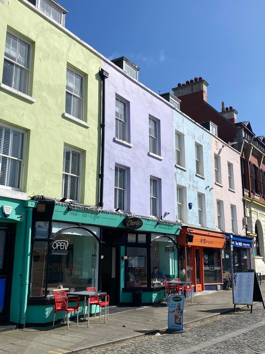 BallaratHouse's tweet photo. You simply cannot beat Margate in the sunshine.

Margate Old Town is a delightful place to spend the day.

Book direct to stay at Ballarat House and enjoy a break in Margate here:

https://t.co/IEzzopDv8A

#margate #margatecreatives #margateoldtown #lovemargate #visitmargate https://t.co/bjwhMyUZio
