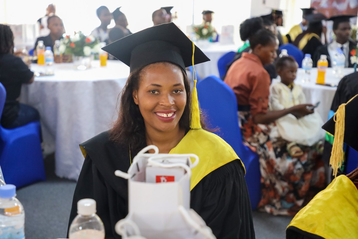 Are you a refugee and wants to pursue higher education? Seize the chance with 'Leadership for Africa' offering master’s degree scholarships in Germany. The program accepts applicants from 🇧🇮,🇰🇪,🇷🇼,🇸🇸,🇺🇬 Apply by June 7th, 2024 More details: bit.ly/4dlqO7Z
