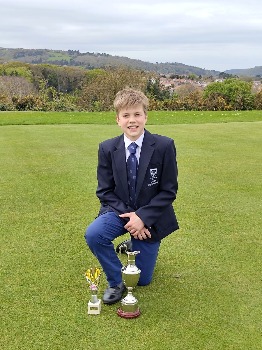 💚Conwy Golf Club Juniors led by Finn (Year 8) secured their first win in the North Wales Winter league. In the final match at Old Colwyn Golf Club, they clinched victory to secure the overall title. Congratulations, Team!🏆 @conwygolfclub