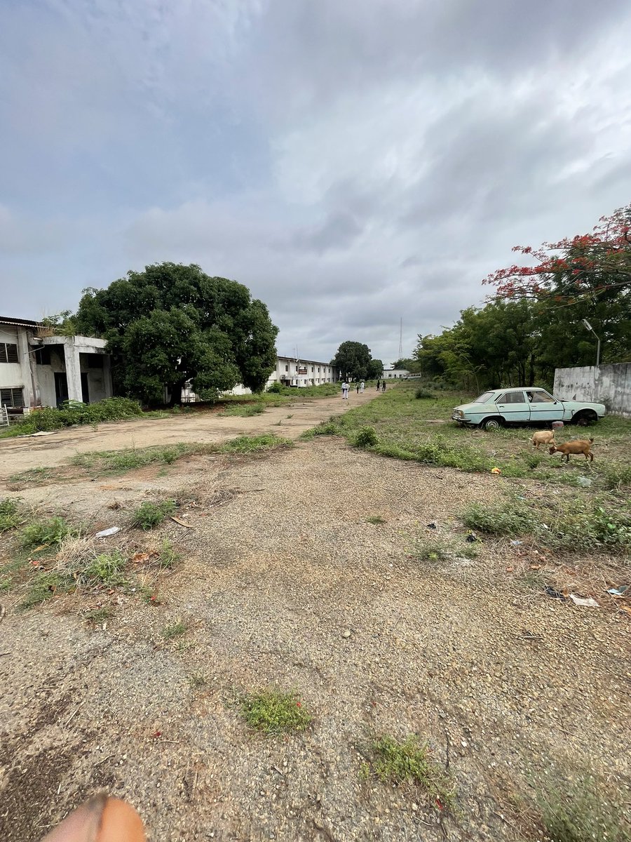 Sweeegu's tweet photo. On our way back to Lagos from Ajasse Ipo in Kwara and we saw the Okin Biscuit factory. I don’t even know what to say or where to start to describe the pain I feel seeing the factory so destitute. Okin was a childhood staple https://t.co/qsHSEyEUJ4