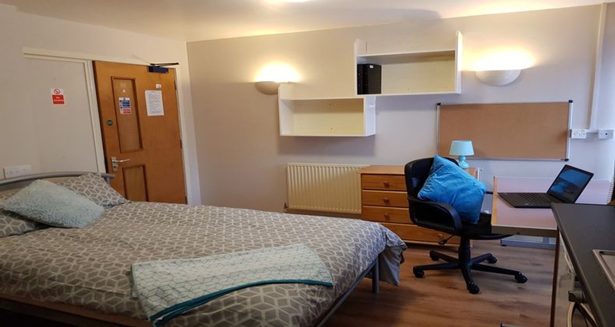 Discover the epitome of #studentliving at #KingfisherHalls Loughborough. Modern amenities, a vibrant community, and a convenient location await you. Say hello to your new student room today!
#studentaccommodation #Loughborough #UnitedKingdom 

shorturl.at/fHPT1