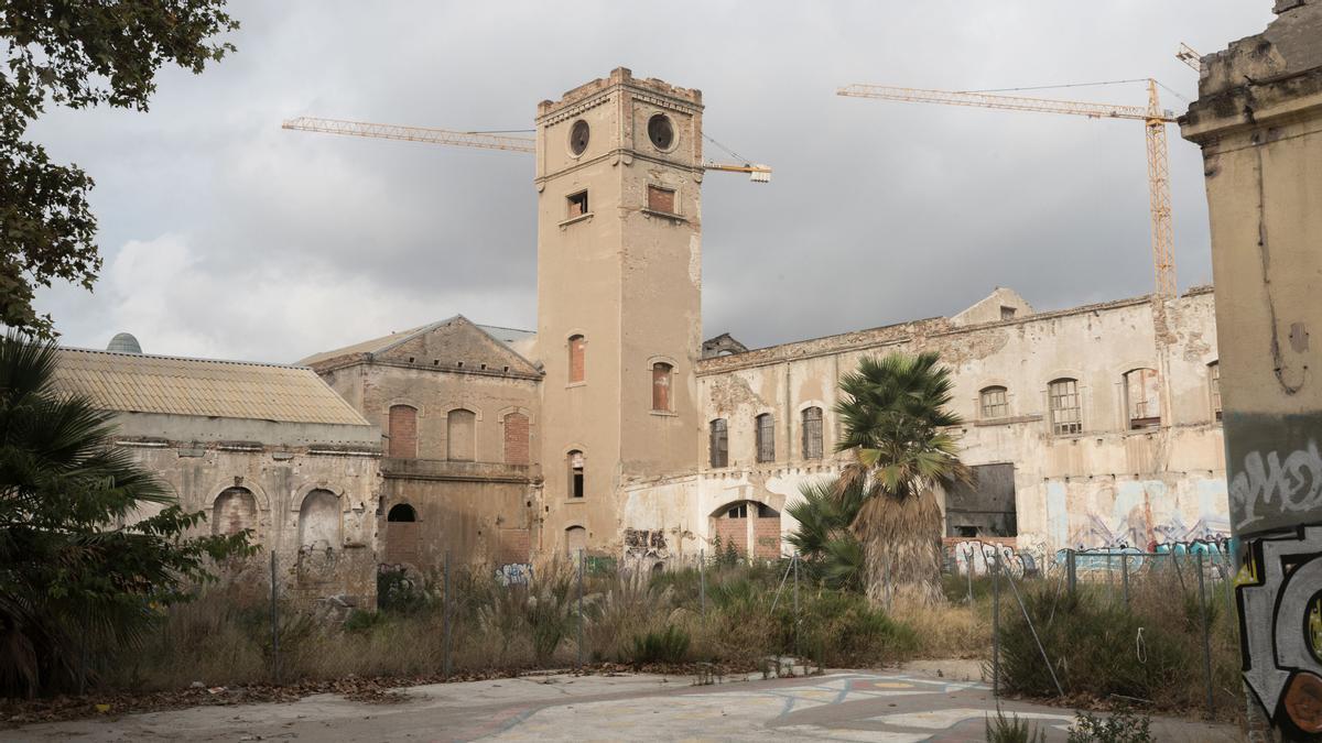 broldanmaria's tweet photo. hola!!🌟🌟🌟
estic fent el TFM sobre l'impacte del projecte 22@🏙️en els barris inclosos dins del pla, així que si ets de poblenou i voltants em faries un gran favor responent l'enquesta!! 
agraïré també tota la difusió que pugueu fer!! moltes gràcies!!💐
https://t.co/F6CVplKC8m https://t.co/gxC5pZWk07