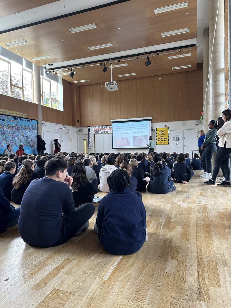 AshmountPrimary's tweet image. We’ve just begun our assembly on Passover. We wish all our Jewish community a peaceful Passover celebration.