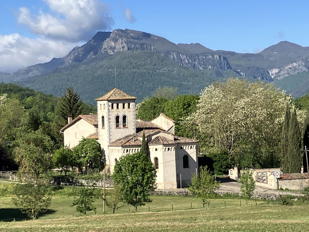 Església de San Cristòfol des Fonts, La Garrotxa. Of Romanic origin, founded in the eleventh century.