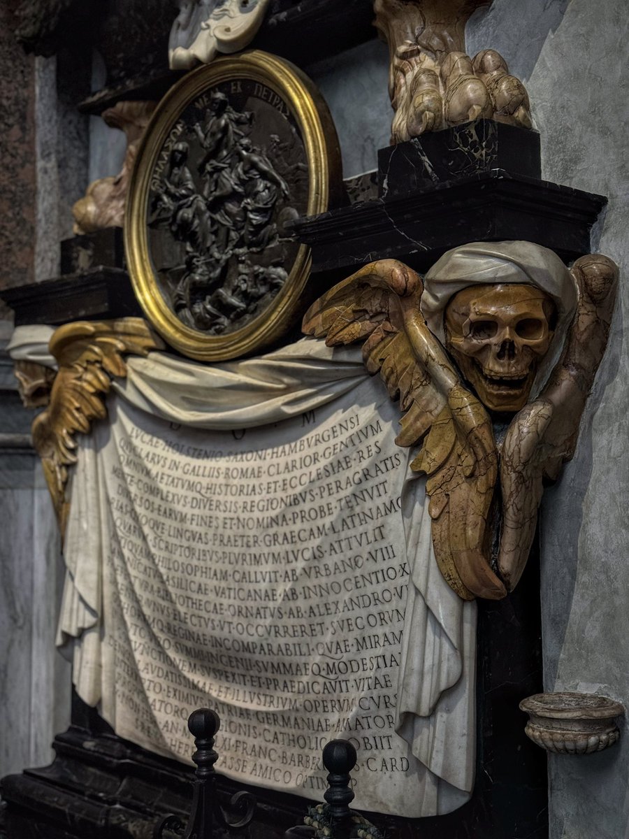 #MementoMoriMonday💀🪽 Chiesa di Santa Maria dell'Anima #Roma #Rome