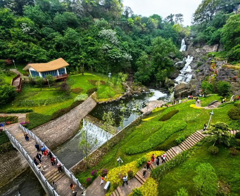 iChongqing_CIMC's tweet image. Spring's top destination for park visits, Chongqing's Baren Ji Shui Park, is poised to become the next hot spot for city walkers and Instagrammers! 🌸📸

 #Travel #SpringOuting #CityWalk #Hotspot #Chongqing