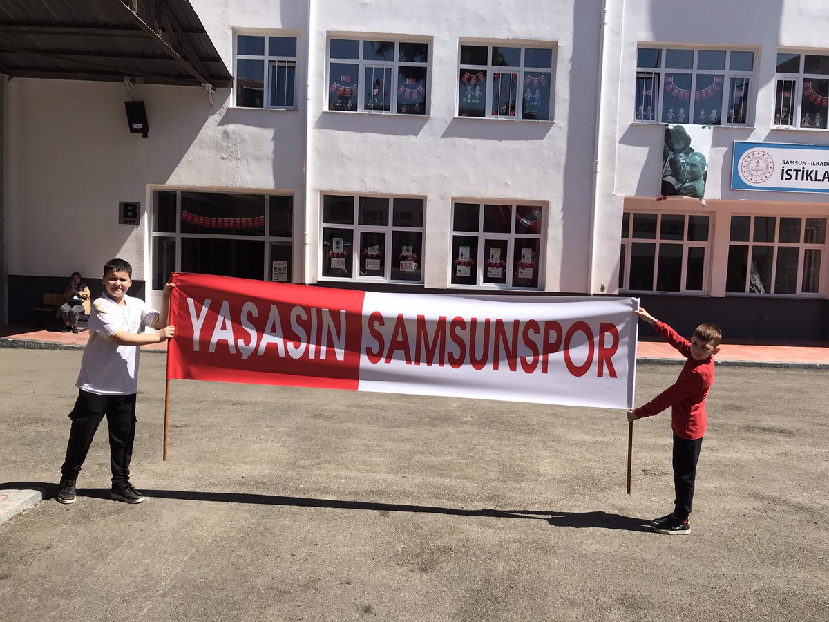 Yaşasın #samsunspor 23 Nisan Ulusal Egemenlik Çocuk Bayramında yürüyüş kortejimizde ki ruhumuz.@ilkadimilce_mem @samsunmem @TCSamsunValilik