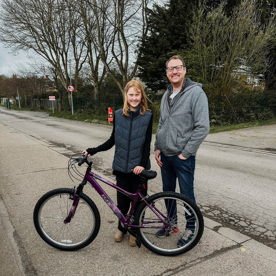 Congratulations to all the winners of our bike raffle draw 🚲🌟 Here is one of the lucky winners Alice W with her prize! The other winners were: - Oliver H - Frankie P Thank you all so much for entering our HSLC bike raffle!