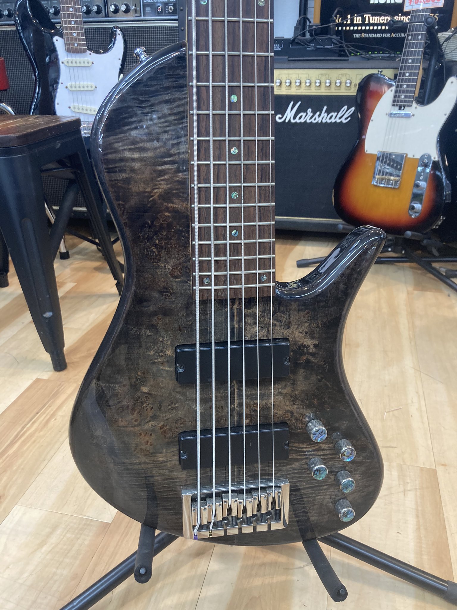 CARPARELLI 6弦ベース 美品・希少6弦ベースCarparelli Guitars CF-6