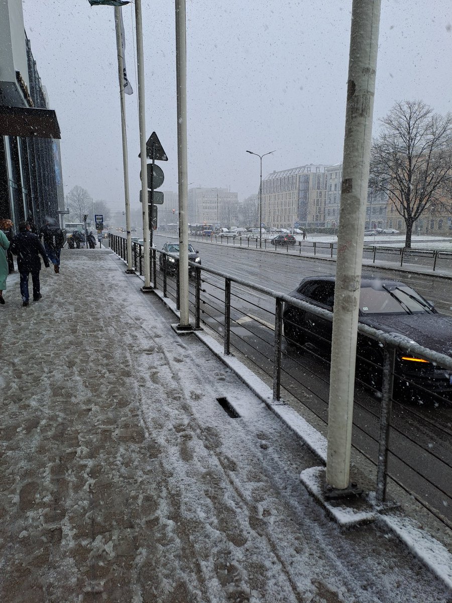 Belyaks1's tweet photo. Who do we blame for this on 22nd of april. Poll below https://t.co/DXkIUOZTik