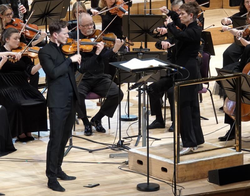 ★★★★ <a href="/SpacekViolin/">Josef Spacek</a> <a href="/BBCPhilharmonic/">BBC Philharmonic Orchestra</a> #AnjaBihlmaier <a href="/BridgewaterHall/">The Bridgewater Hall</a> - Three flavours of #Vienna in a performance of close attention, careful balancing, flowing phrasing and clear contrast - review by <a href="/RobertBealeMcr/">Robert Beale</a> theartsdesk.com/classical-musi…