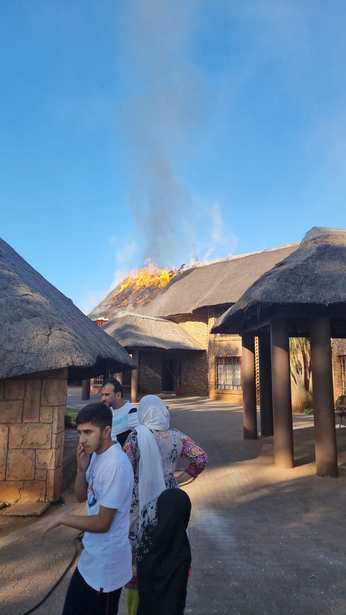 Fidelity SecureFire was in Centurion on Sunday to assist with a home on fire. The team found the lapa roof on fire and the team along with the CoT extinguished the fire. 

#SecureFire #Centurion #Gauteng #Visibility #Teamwork #KeepingYouSafe #SecuringYourAssets #WeAreFidelity