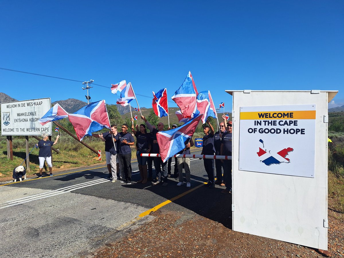 philcraig2's tweet photo. Live from the WC/EC border #Capeindependence https://t.co/QwoXsD7AJq