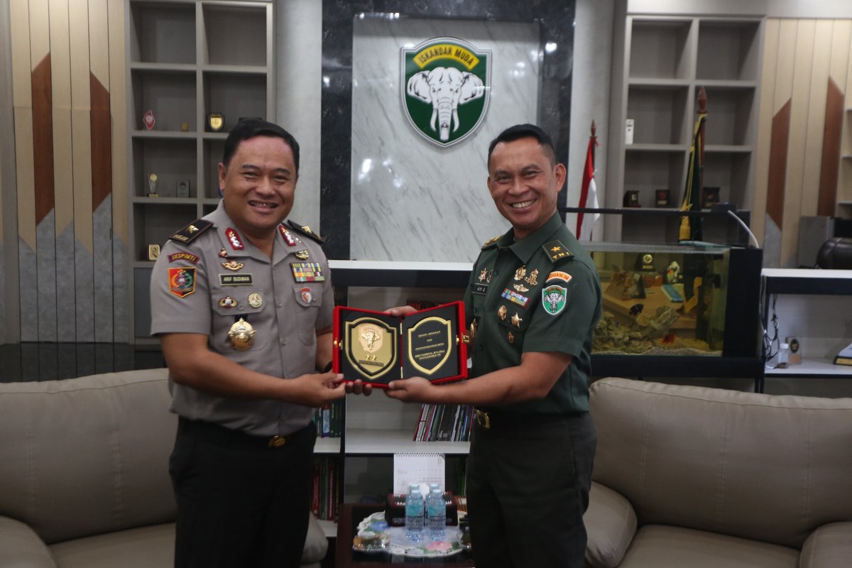 kodam_im's tweet photo. Kasdam IM Terima Kunjungan Pasis Sespimti Polri Dikreg Ke-33 Ta. 2024 https://t.co/ZB6gxr7b9Y