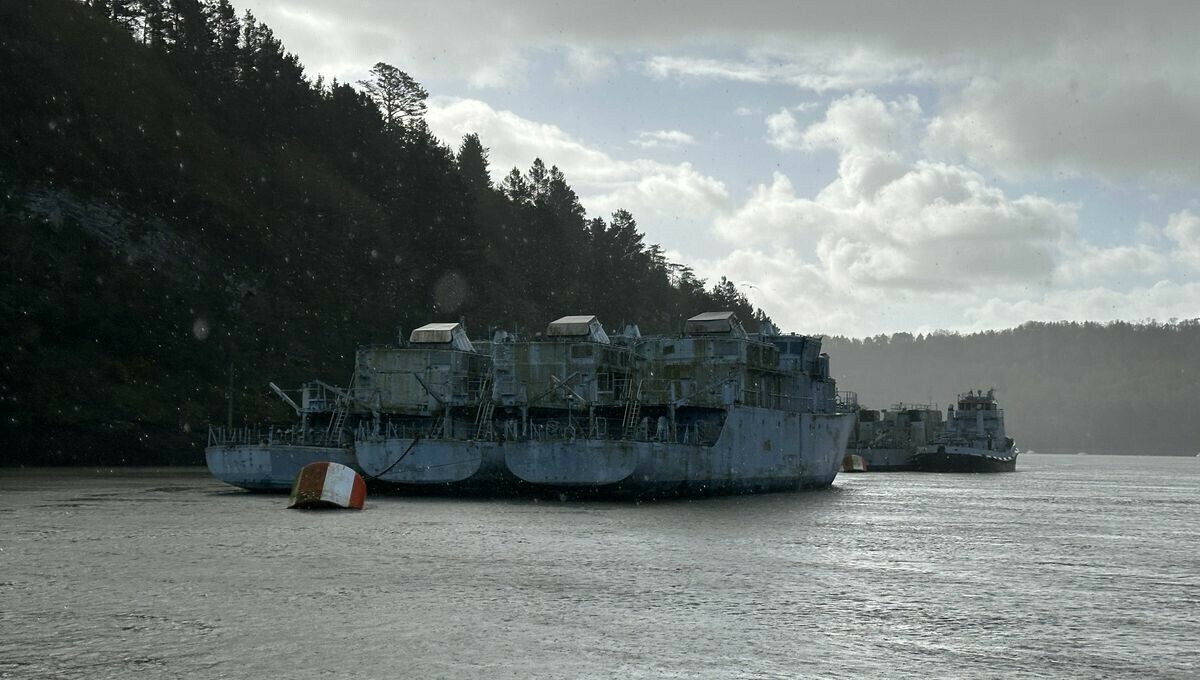 Le gouvernement devrait bientôt donner son feu vert pour prolonger de 30 ans la concession A Landévennec, dans le Finistère, le cimetière des bateaux de la Marine n'est pas près de disparaître du paysage ➡️ l.francebleu.fr/Mtzd