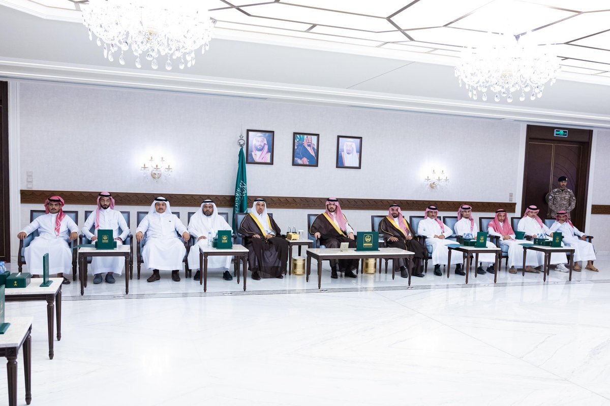 emara_sharqia's tweet photo. وثمن سمو نائب أمير المنطقة الشرقية بما توليه القيادة الرشيدة حفظها الله، بتنمية الشباب والشابات وتمكينهم من خلال دعم المؤسسات التعليمية في جميع المجالات لتأهيلهم في التخصصات المطلوبة في سوق العمل .

ورفع رئيس مجلس أمناء مركز مهارات (نائب الرئيس بشركة أرامكو لإدارة مشاريع تحويل النفط لبتروكيماويات) المهندس منصور بن سعد الشهري و نائبه مدير  عام التدريب التقني والمنهي بالمنطقة الشرقية المهندس بدر بن إبراهيم العبدالواحد الشكر لسمو نائب أمير المنطقة الشرقية على دعمه لبرامج وانشطة المركز ، وأوضح أن الطلاب المكرمين أتموا البرنامج في جامعة نانجينغ للبريد والاتصالات بجمهورية الصين ، وحصلوا على خبرات كبيرة من جامعة متخصصة تساهم بدور كبير في نهضة الوطن وتحقيقه أهداف روية المملكة ٢٠٣٠.

الجدير بالذكر ان مركز مهارات للتدريب الانشائي هو احد الأكاديميات الاستراتيجية الغير ربحية التي انشئت بالشراكة بين شركة أرامكو السعودية والمؤسسة العامة للتدريب التقني والمهني التي تعني بتقديم تدريب منتهي بالتوظيف.