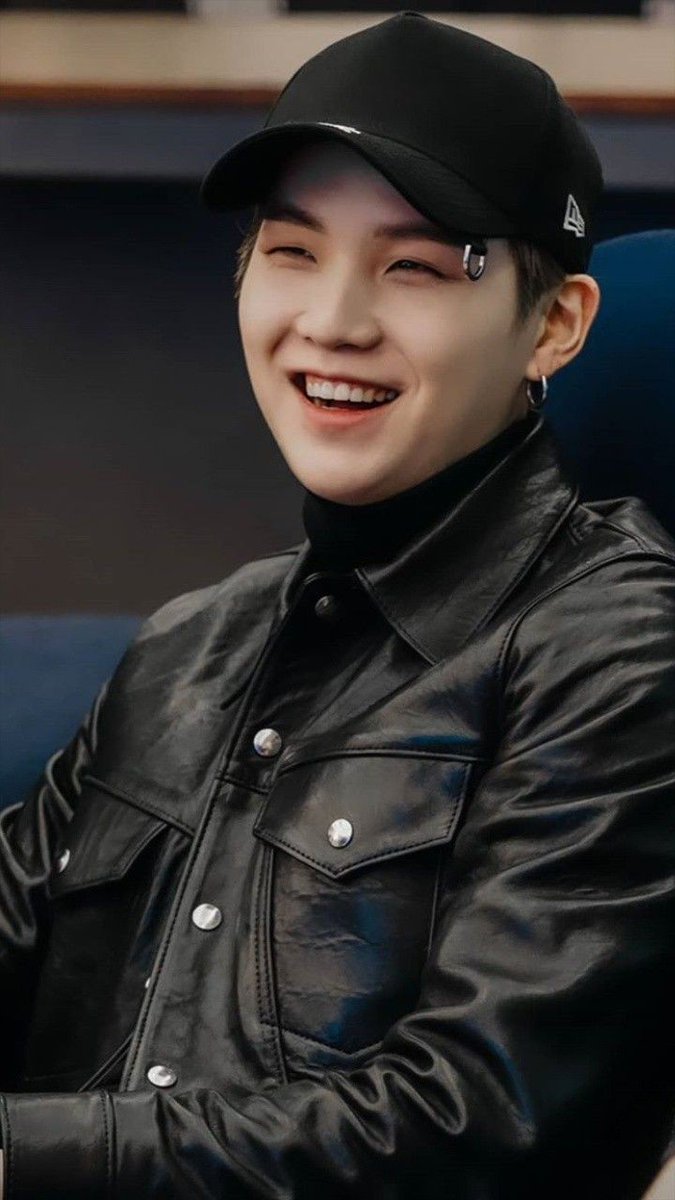 Suga-shi, its your 7th months since you joined and started your service! How are you?? congratulations on the 1st year of your solo album, D-Day!! Because of D-Day Good Day vlog yesterday made me miss you more! I love you always and stay safe!! Hwaiting!!
#Dear_Suga_from_ARMY