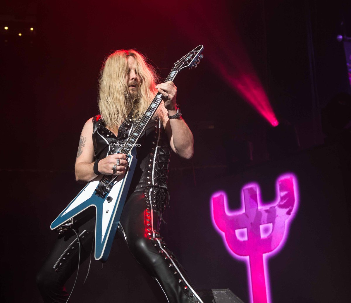 #JudasPriest Concert Review from Newark, NJ 4/19/24 with tons of crisp clear photos! What sets Priest apart is their ability to weave diverse tracks together, creating a cohesive sonic tapestry live...read full review here @judaspriest metal-rules.com/2024/04/21/jud…