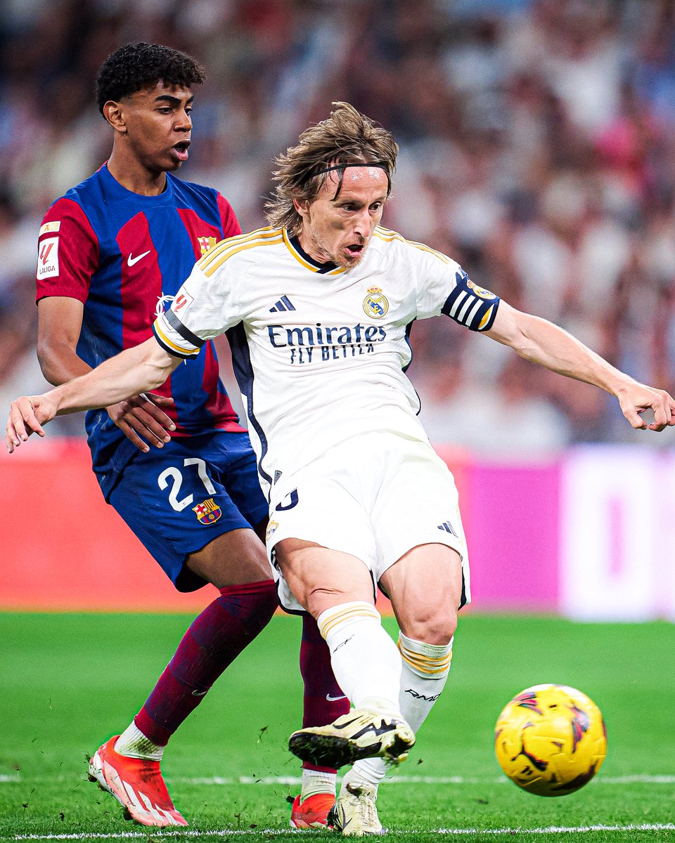 Lamine Yamal: 16 years and 283 days Luka Modric: 38 years and 225 days Nearly 22 years separate the duo going head-to-head in the Clásico 😮