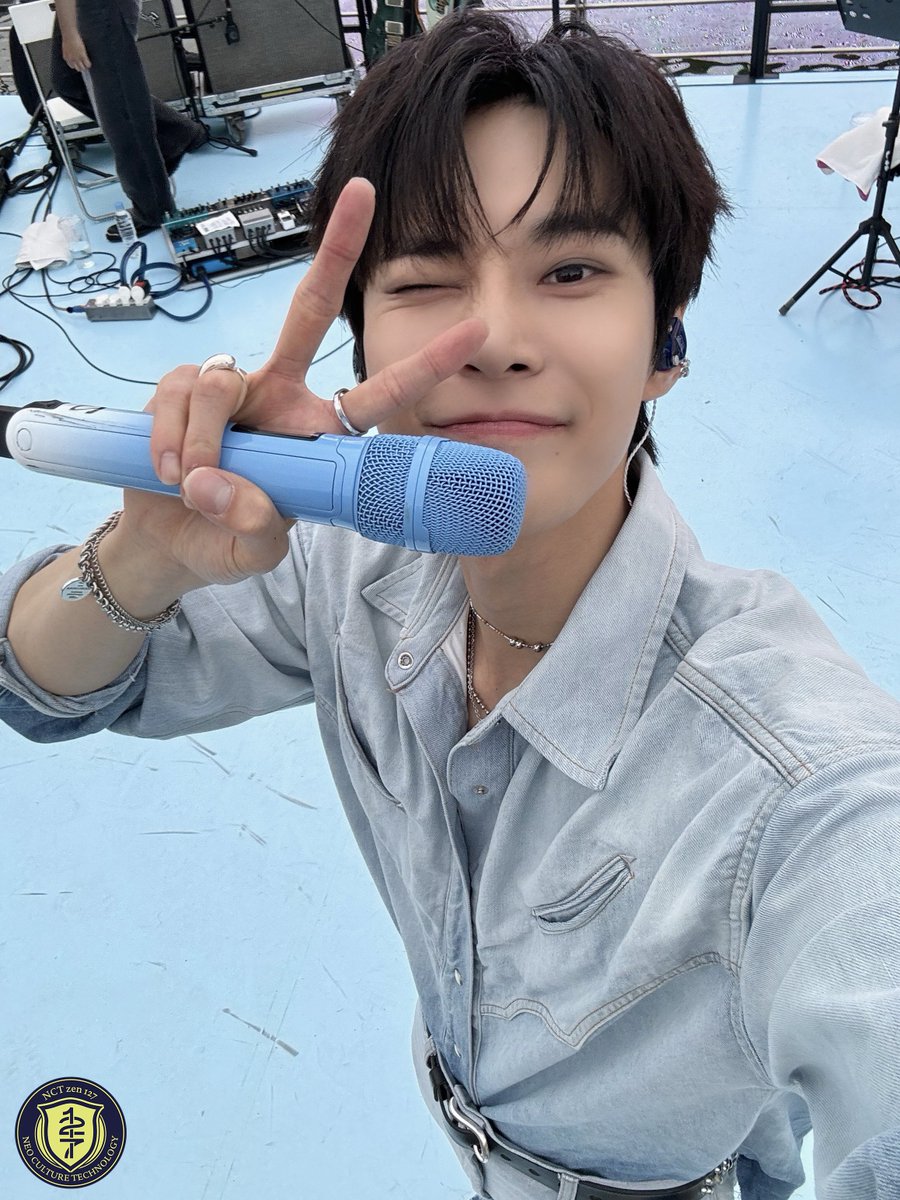 NCTDAOYlNG's tweet photo. 240422 NCT 127 Weverse Update 

DOYOUNG 'YOUTH' SPECIAL LIVE

#DY_LITTLELIGHT_OutNow  
#청춘을_밝힐_도영이의_반딧불
#DOYOUNG #도영 https://t.co/QDX7ODcNwx