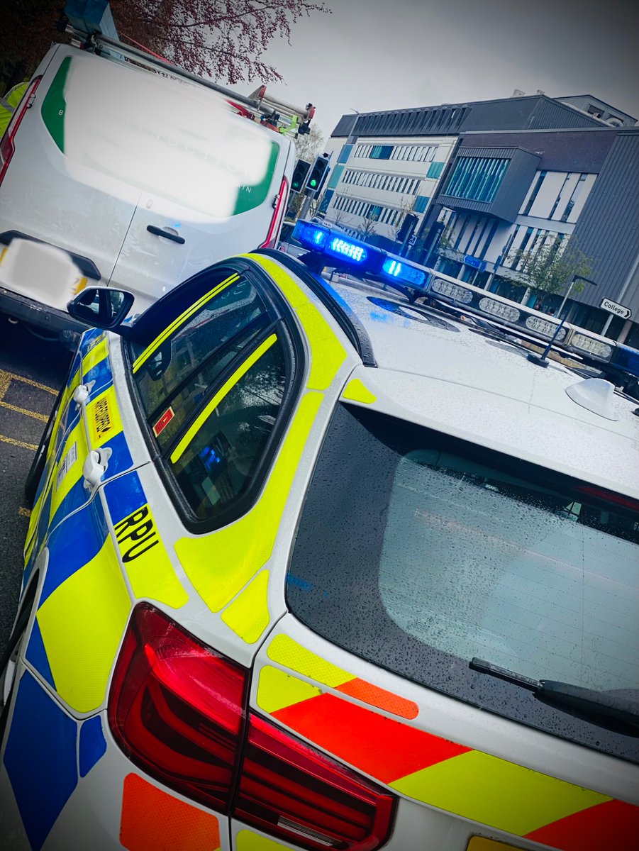 #RPU might be outside Salisbury college but no lessons or readings by us today, too busy with all the drivers using their phones. #Fatal5 #InTheBook 
#LessonLearned