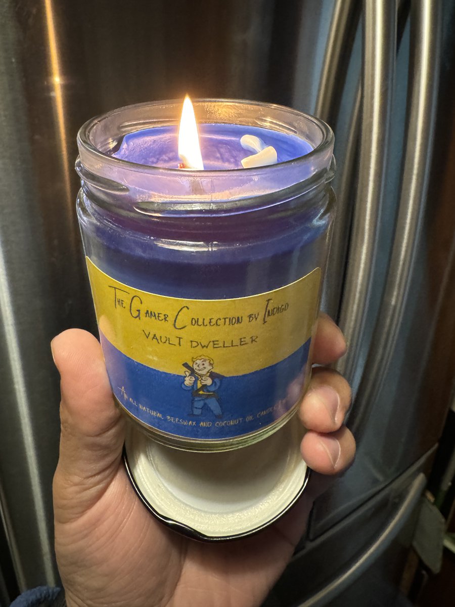 Remixed_Gaming_'s tweet photo. A Fallout inspired candle even! #FalloutPrime #Fallout76 https://t.co/q7UUrWTRp1