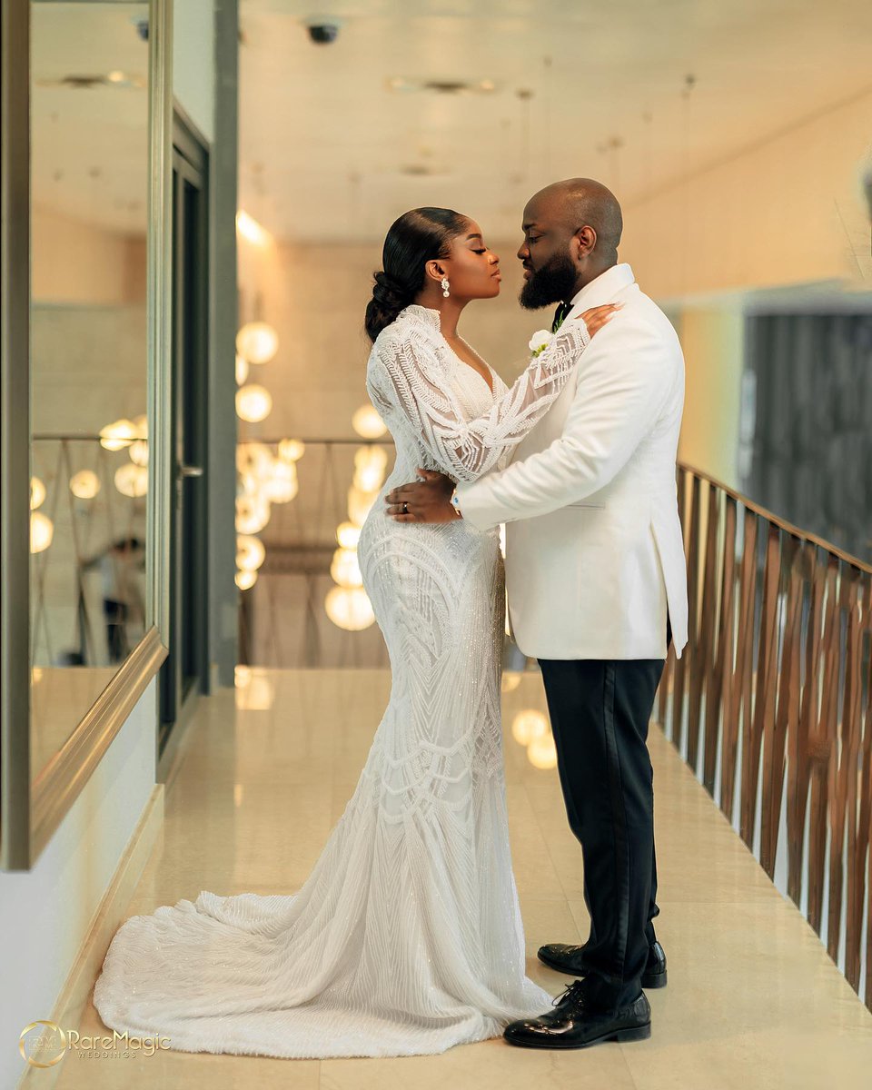 Starting the week with the beautiful portraits of our Bride Jola 💞💖💍

Absolutely stunning 🤩 

#NigerianBride #NigerianWedding #EmaginebyBukola #Ebbridal #WhiteWedding #BridalFashion #WeddingDress #2024Bride #BespokeWeddingDress