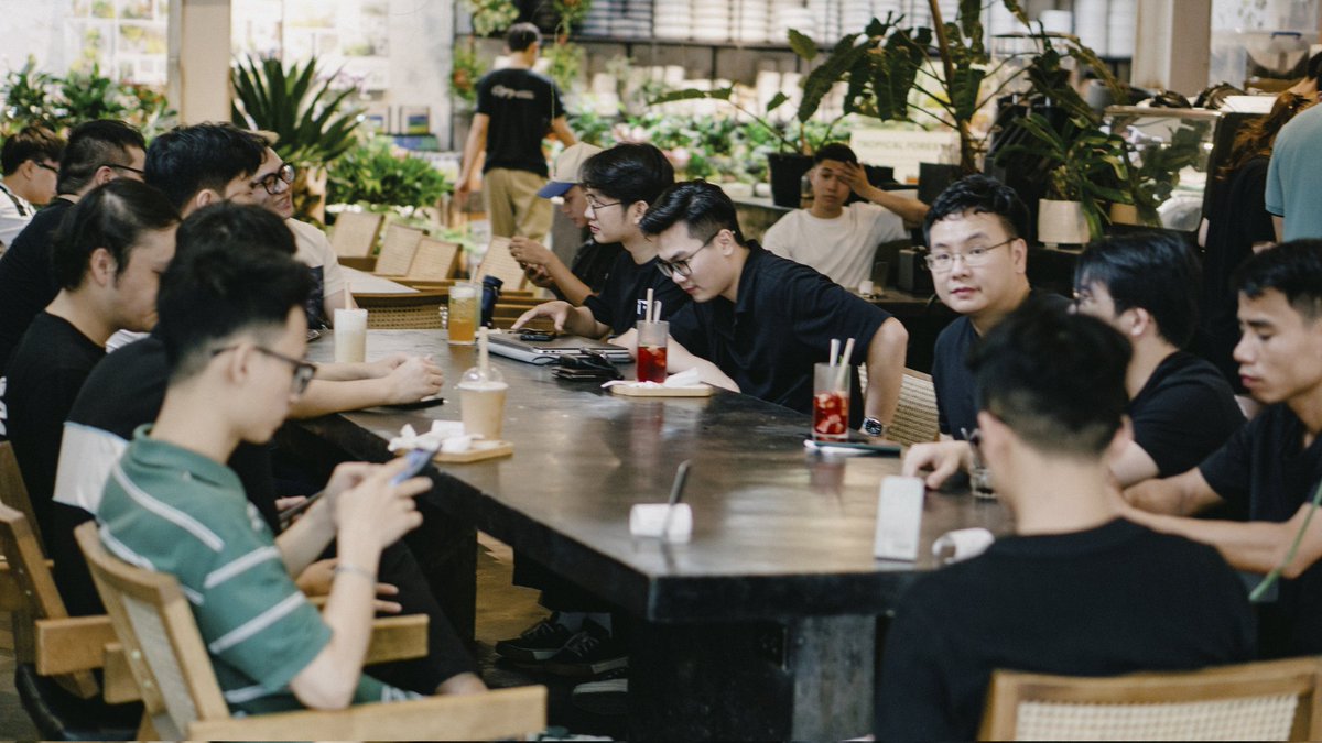 ericspo29's tweet photo. Big shoutout to the #VietnamIOnauts! 🇻🇳

Our second meetup in Hanoi was a hit, bringing the Vietnamese @ionet community together to share ideas and build our ecosystem. With the https://t.co/PwGq1qq5y5 TGE event coming up soon, the energy is electric!

The meetup was led by @ericspo29 and our Vietnam Ambassadors @kyoshuu257, @ducphuc8882928, @godavax25, @viviannft_ 🇻🇳

Let's check out the epic vibes from yesterday: https://t.co/xifdln8qiN