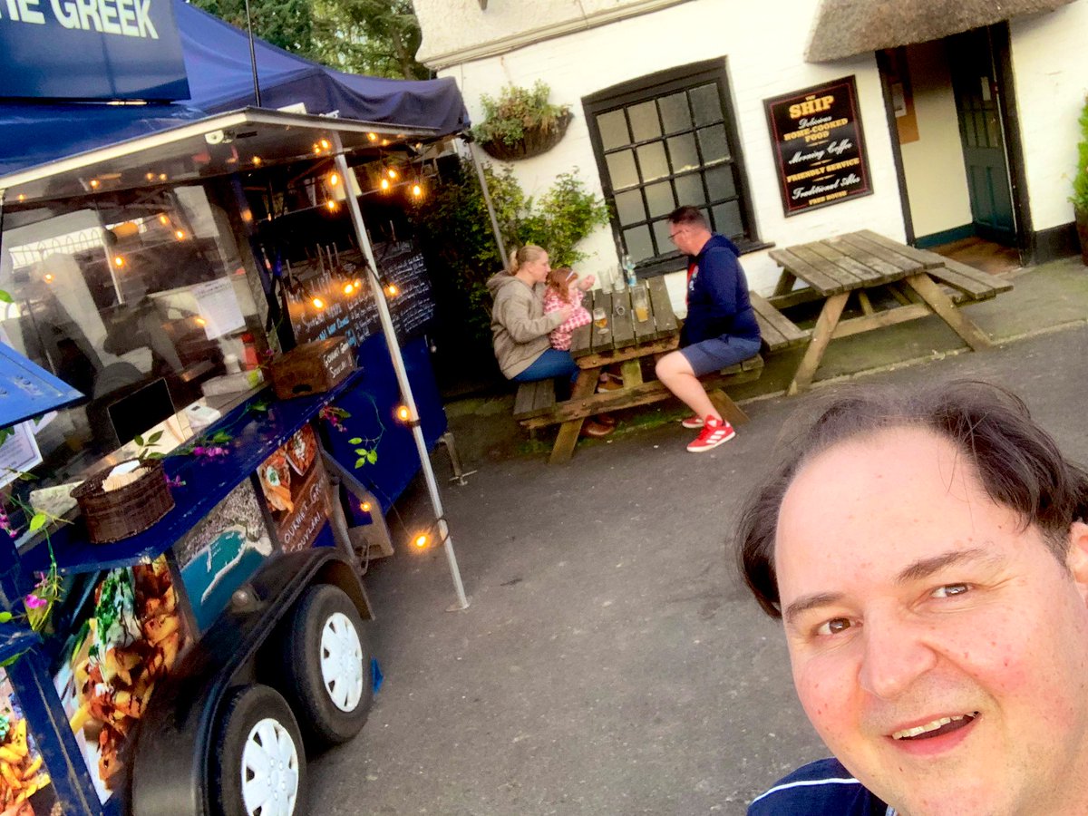 Family time……💐💐💐

#JohnTheGreek #StreetFood #Souvlaki #JohnTheGreek01 #GourmetGreekSouvlaki #Greece  #Gyros #JTG #UK #EventCatering #VisitGreece #VisitParalioAstros