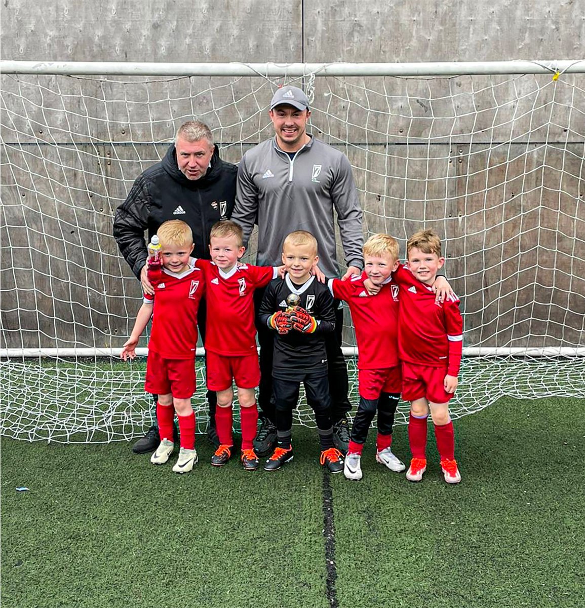 DEVELOPMENT 🇬🇧🇺🇸🇹🇿 We're seeing our U-5s improve every week, as they develop a love for football 😍

This team has been developed from our Pre Academy ⚽️

🚨 This week’s #PreAcademy is SOLD OUT! 🚨

BOOK FUTURE WEEKS⬇️
uk.7eliteacademy.com/preacademy/

#7EliteAcademyUK | #PlayerPathway