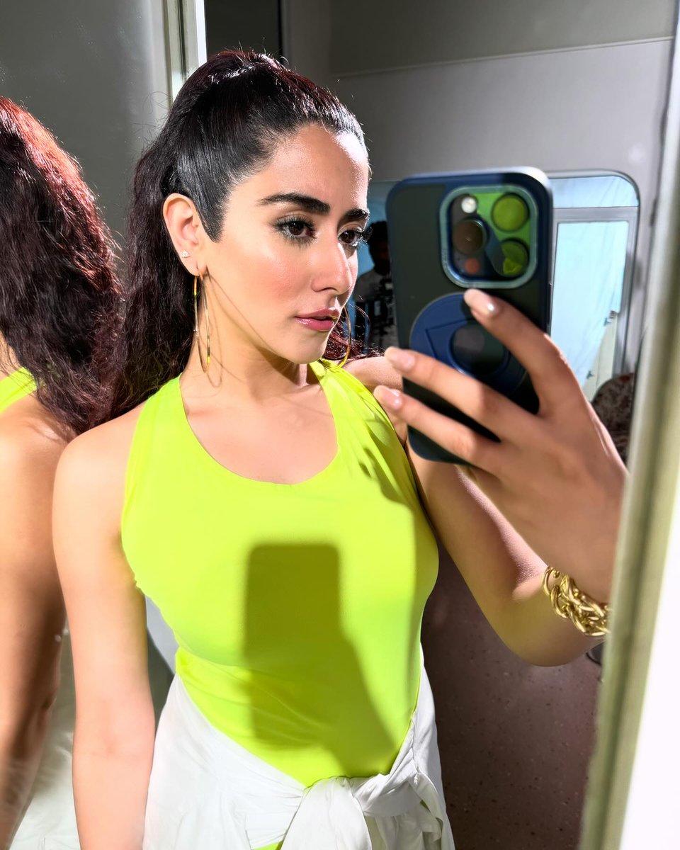 Stylish Beauty✨Jonita Gandhi✨

#jonitagandhi #beziquestreams #kollywood #kollywoodcinema #kollywoodmovie #tamilmovie #tamilcinema #music #jonitamusic