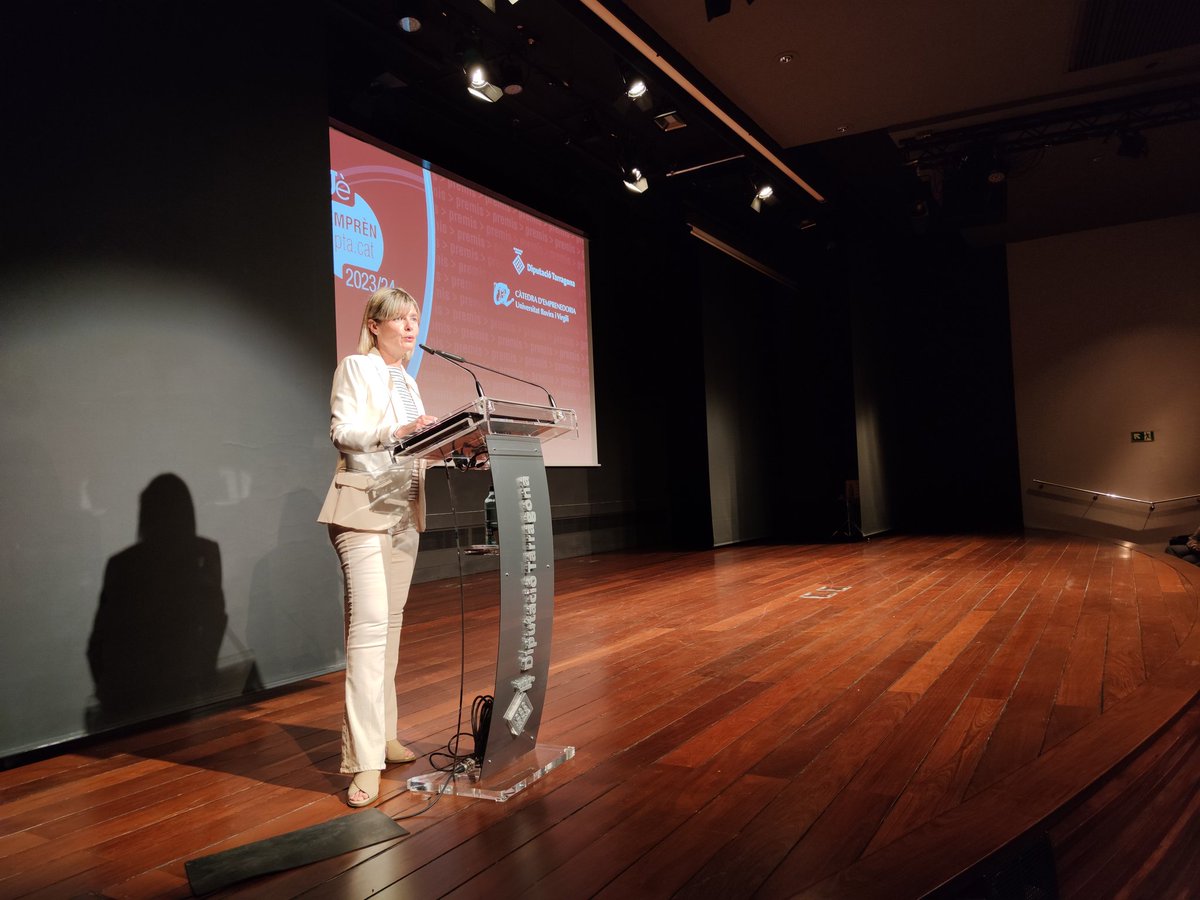 🧠 Els #PremisInJUè reconeixen un any més el talent emprenedor dels més joves💡Avui a l'#AuditoriDipta cloem la 4a edició. Hi han participat més de 400 alumnes d'educació secundària i superior del #CampdeTarragona les #TerresdelEbre i el #BaixPenedès
#EmprènDipta #URVEmprèn