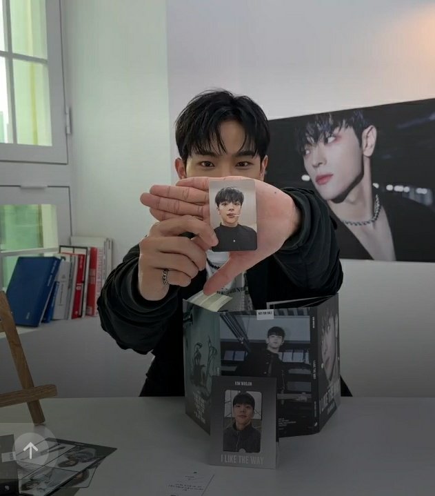 wooberrywoo's tweet photo. i have a feeling that the lollipop woojin pc is about to be the kick back woojin pc of this era lol https://t.co/uNqhdWFH9A