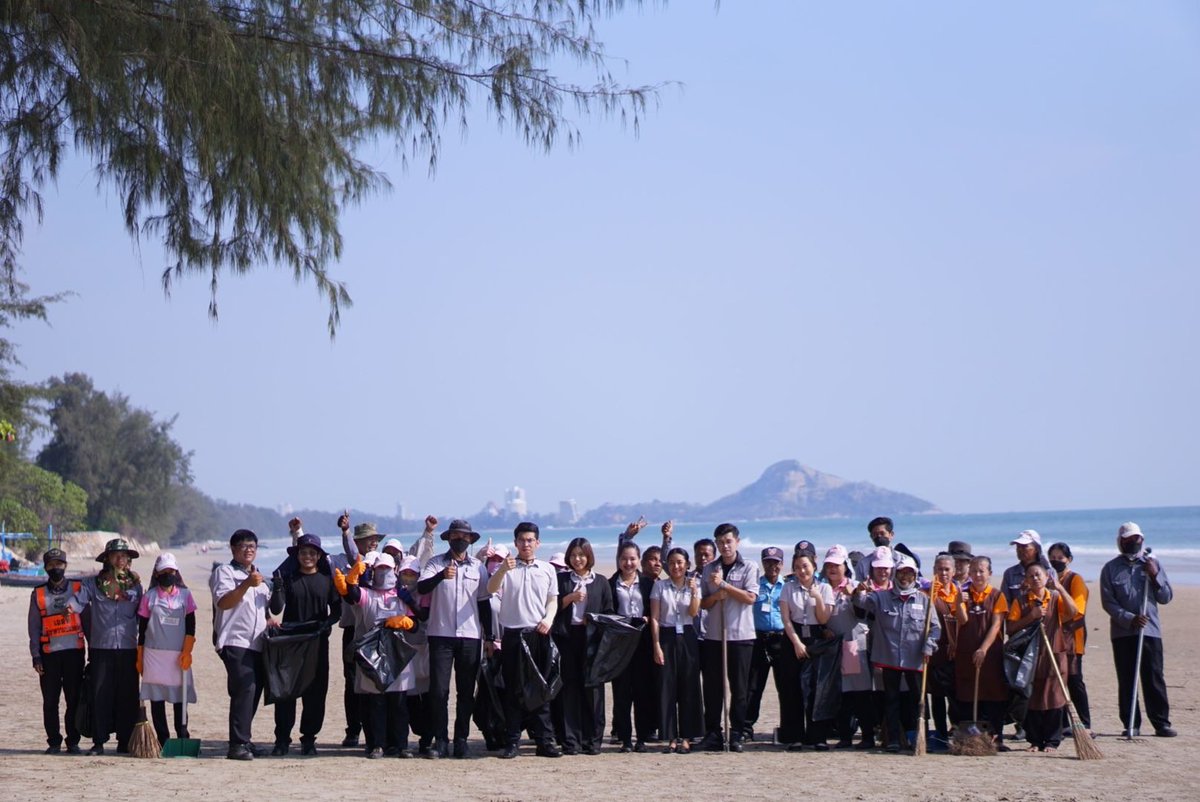 TeeDejsak's tweet photo. 22 เมษายน #วันคุ้มครองโลก #EarthDay
#PlusProperty ร่วมเป็นส่วนหนึ่งในการอนุรักษ์ธรรมชาติและสิ่งแวดล้อม ด้วยการเก็บขยะบริเวณชายหาดที่ติดกับโครงการ เพื่อให้ชายหาดหัวหินเป็นสถานที่พักผ่อนที่ยังคงความสวยงามตามธรรมชาติครับ
#BeautifulCommunity
#ความสุขเริ่มที่บ้าน
#LivingExperience https://t.co/O1lY1lywiI