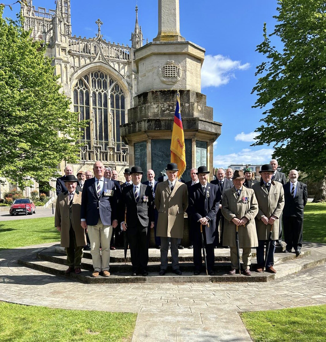 Lord de Mauley, the new RGH Honorary Colonel, led the 108th annual Katia Wreath Laying at the RGH War Memorial at Gloucester Cathedral. #wessexyeomanry #GloucesterCathedral #remembrance #armyreserve