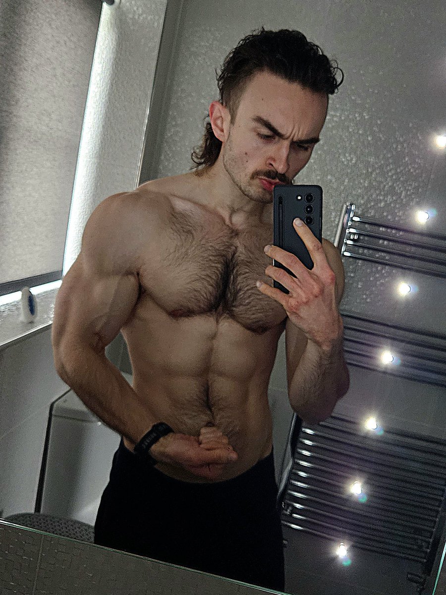 Aaron tweet media