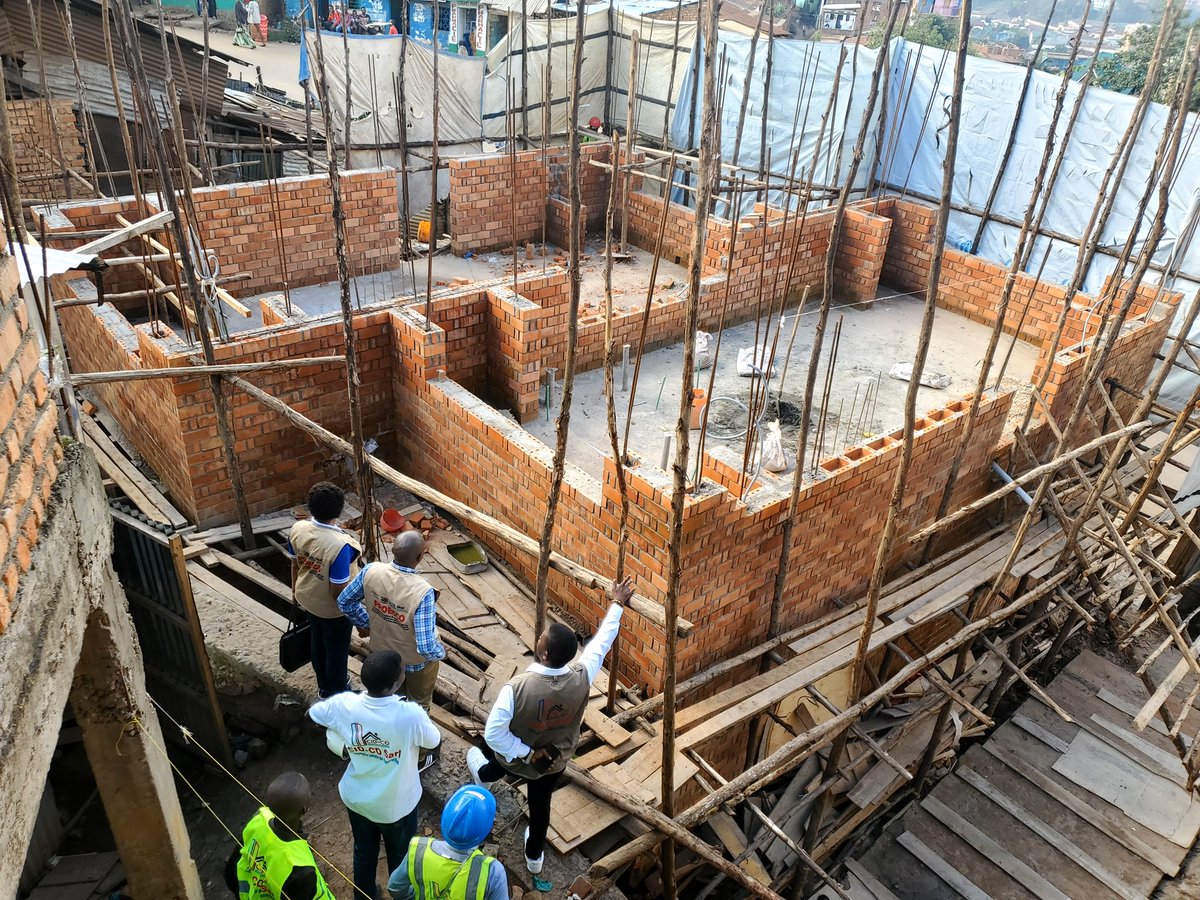 PROECCOSudKivu's tweet photo. Voici l'avancement des travaux de construction des bâtiments modèles dans la ville de Bukavu. 

#BatirLocalBatirLAvenir https://t.co/poLd1Qu8Ja