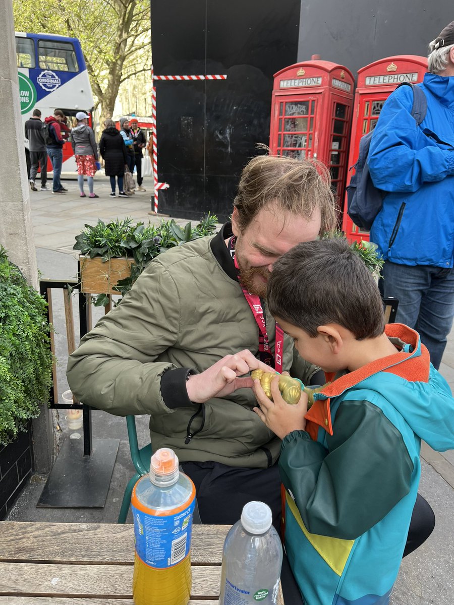 A wonderful day out supporting Jack tun the #londonmarathon2024